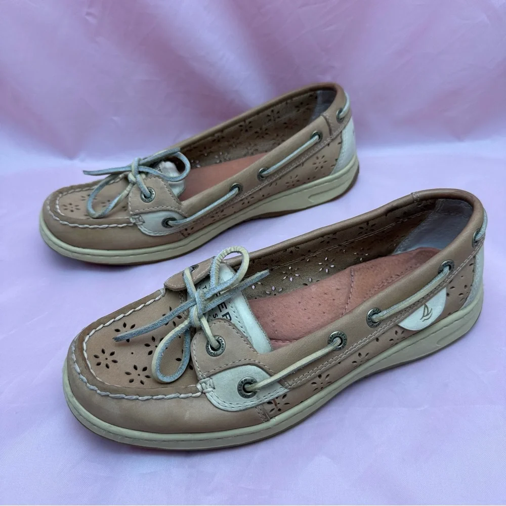 ✨ Sperry Top-Sider Women’s Boat Shoes Tan Cream 7M w/ Laser-Cut Floral Detail ✨